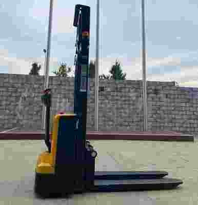 1.5 Ton Electric Pallet Stacker with 1600-3000mm Lifting Height